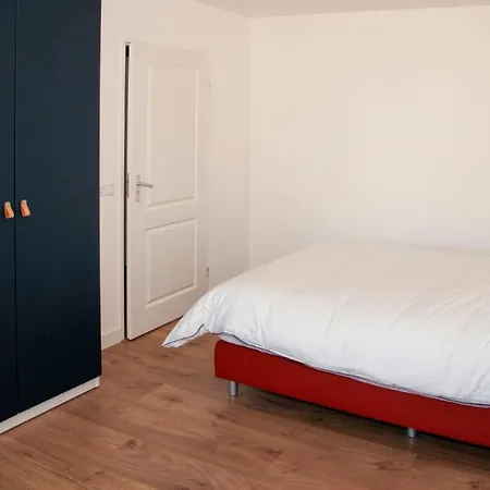 The Farmer's Daughter 3*