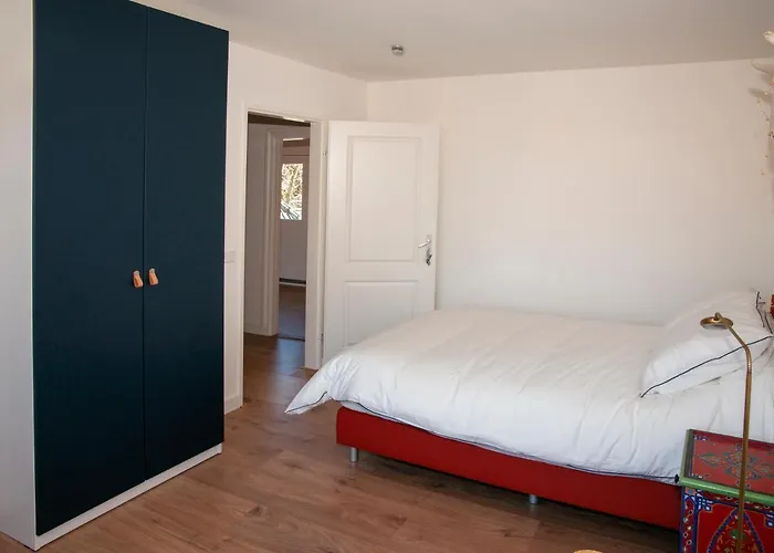 The Farmer's Daughter 3*