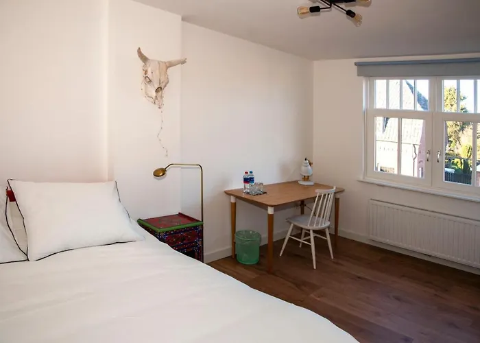 The Farmer's Daughter 3*