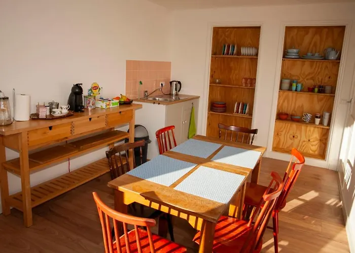 The Farmer's Daughter 3*