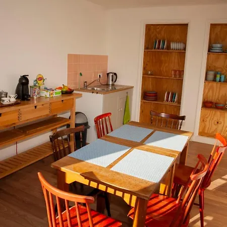 The Farmer's Daughter 3*