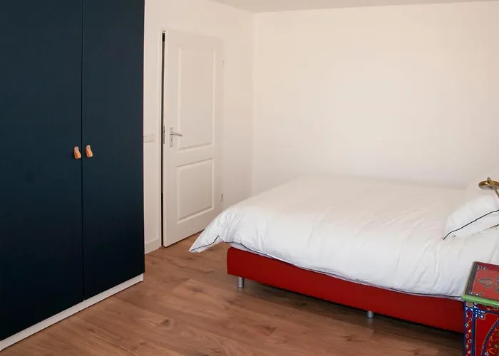 The Farmer's Daughter 3*